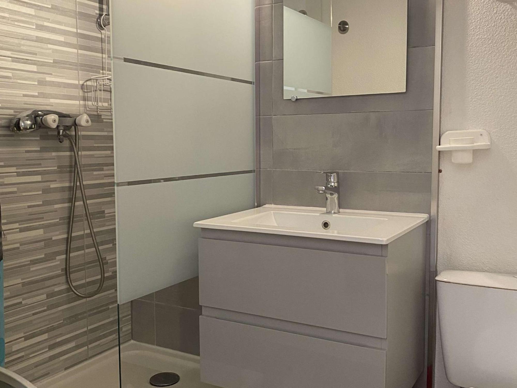 Studio Confort 2* Avec 2 Parkings Prives, Proche Thermes, Calme Et Bien Equipe - Balaruc-Les-Bains - Fr-1-553-114 Zewnętrze zdjęcie